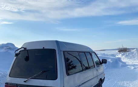 Nissan Vanette II, 1990 год, 200 000 рублей, 2 фотография