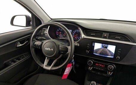 KIA Rio IV, 2022 год, 1 690 000 рублей, 25 фотография