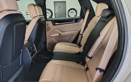 Porsche Cayenne III, 2025 год, 21 420 000 рублей, 28 фотография