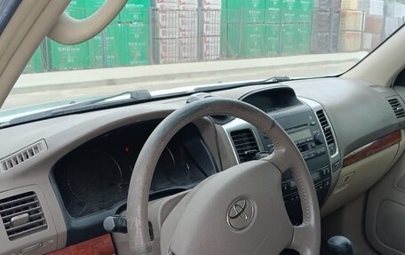 Toyota Land Cruiser Prado 120 рестайлинг, 2006 год, 1 950 000 рублей, 4 фотография