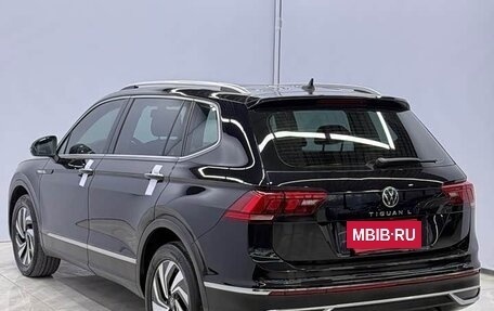 Volkswagen Tiguan II, 2023 год, 2 900 000 рублей, 4 фотография