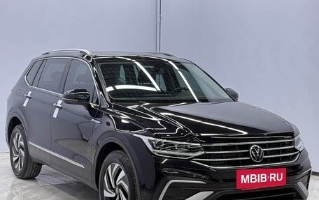Volkswagen Tiguan II, 2023 год, 2 900 000 рублей, 3 фотография