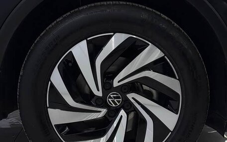 Volkswagen Tiguan II, 2023 год, 2 900 000 рублей, 17 фотография