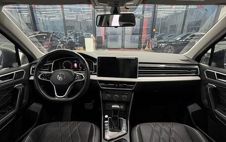 Volkswagen Tiguan II, 2023 год, 2 900 000 рублей, 9 фотография