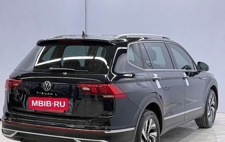 Volkswagen Tiguan II, 2023 год, 2 900 000 рублей, 6 фотография