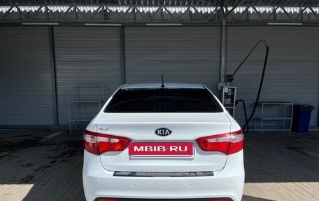 KIA Rio III рестайлинг, 2014 год, 800 000 рублей, 4 фотография