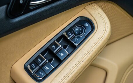 Porsche Macan I рестайлинг, 2018 год, 3 850 000 рублей, 15 фотография