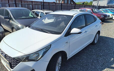 Hyundai Solaris II рестайлинг, 2020 год, 900 000 рублей, 3 фотография