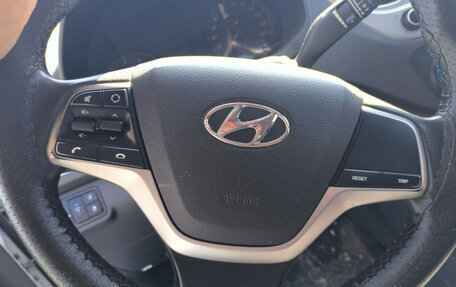 Hyundai Solaris II рестайлинг, 2020 год, 900 000 рублей, 15 фотография