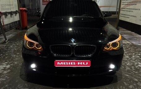 BMW 5 серия, 2005 год, 850 000 рублей, 16 фотография