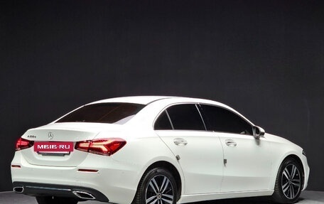 Mercedes-Benz A-Класс, 2022 год, 2 673 000 рублей, 3 фотография