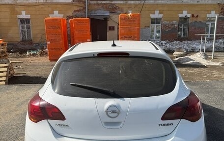 Opel Astra J, 2010 год, 599 999 рублей, 3 фотография