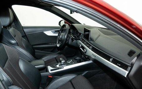 Audi A4, 2018 год, 2 690 000 рублей, 6 фотография