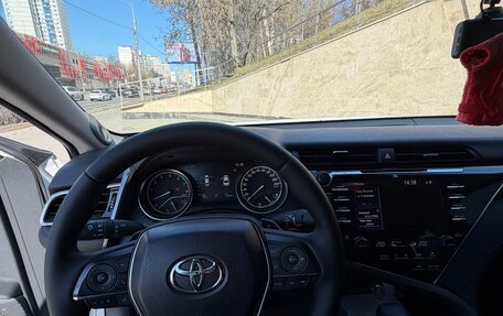 Toyota Camry, 2021 год, 3 600 000 рублей, 6 фотография