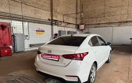 Hyundai Solaris II рестайлинг, 2018 год, 1 200 000 рублей, 10 фотография