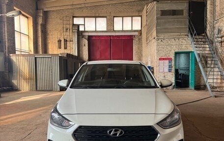 Hyundai Solaris II рестайлинг, 2018 год, 1 200 000 рублей, 5 фотография