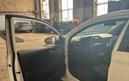 Hyundai Solaris II рестайлинг, 2018 год, 1 200 000 рублей, 26 фотография