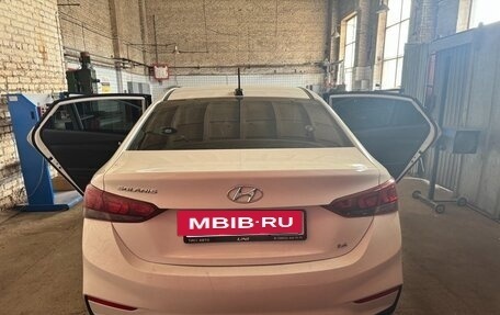 Hyundai Solaris II рестайлинг, 2018 год, 1 200 000 рублей, 12 фотография