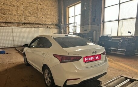 Hyundai Solaris II рестайлинг, 2018 год, 1 200 000 рублей, 15 фотография