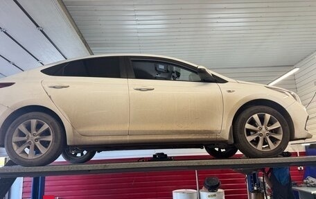 Hyundai Solaris II рестайлинг, 2018 год, 1 200 000 рублей, 36 фотография