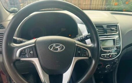 Hyundai Solaris II рестайлинг, 2013 год, 650 000 рублей, 6 фотография