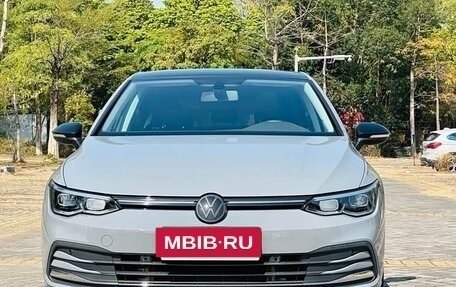 Volkswagen Golf VIII, 2022 год, 1 723 000 рублей, 2 фотография