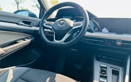 Volkswagen Golf VIII, 2022 год, 1 723 000 рублей, 7 фотография