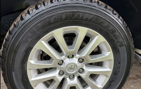 Toyota Land Cruiser Prado 150 рестайлинг 2, 2015 год, 5 500 000 рублей, 5 фотография