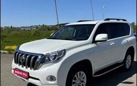 Toyota Land Cruiser Prado 150 рестайлинг 2, 2015 год, 5 500 000 рублей, 3 фотография