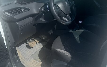 Peugeot 208 II, 2013 год, 550 000 рублей, 13 фотография