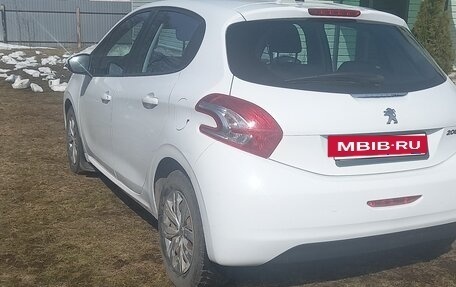 Peugeot 208 II, 2013 год, 550 000 рублей, 4 фотография