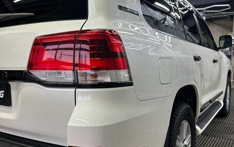 Toyota Land Cruiser 200, 2017 год, 6 150 000 рублей, 5 фотография