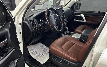 Toyota Land Cruiser 200, 2017 год, 6 150 000 рублей, 13 фотография