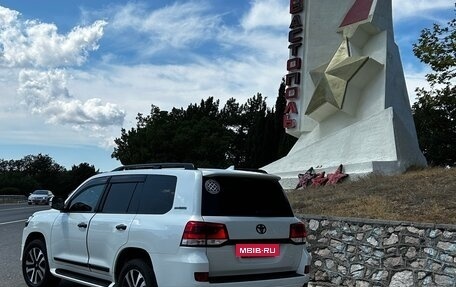 Toyota Land Cruiser 200, 2017 год, 6 150 000 рублей, 19 фотография