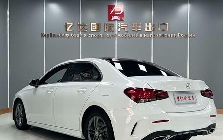 Mercedes-Benz A-Класс, 2022 год, 2 100 000 рублей, 4 фотография