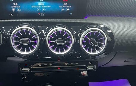 Mercedes-Benz A-Класс, 2022 год, 2 100 000 рублей, 9 фотография