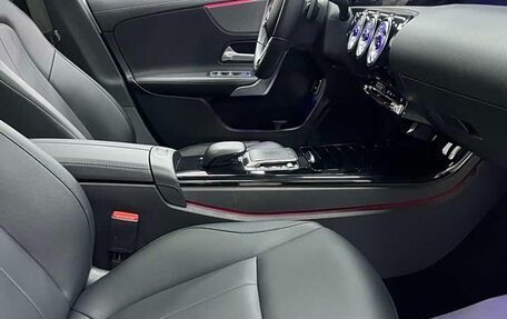 Mercedes-Benz A-Класс, 2022 год, 2 100 000 рублей, 12 фотография
