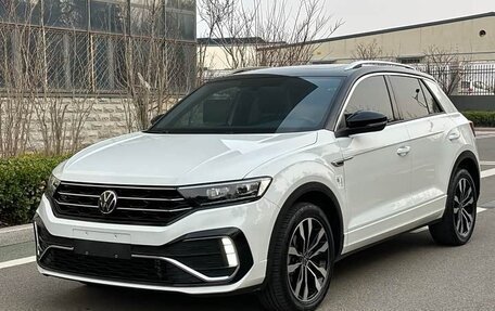 Volkswagen T-Roc I, 2022 год, 1 848 000 рублей, 1 фотография