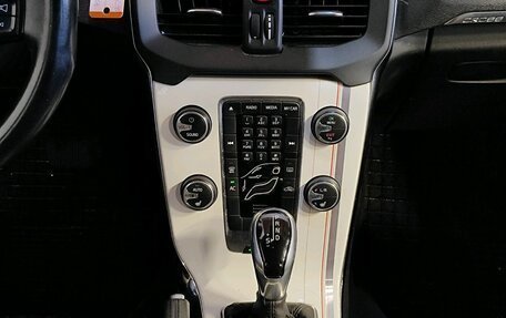 Volvo V40 Cross Country I, 2014 год, 1 129 000 рублей, 10 фотография