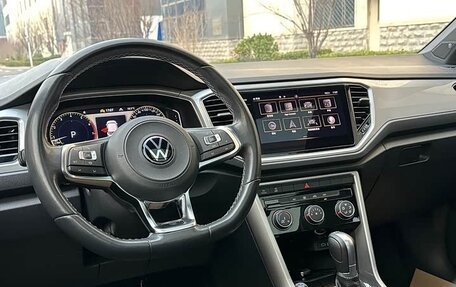 Volkswagen T-Roc I, 2022 год, 1 848 000 рублей, 5 фотография