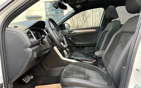 Volkswagen T-Roc I, 2022 год, 1 848 000 рублей, 4 фотография