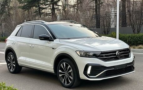 Volkswagen T-Roc I, 2022 год, 1 848 000 рублей, 3 фотография