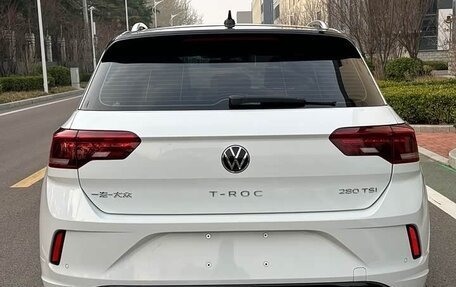 Volkswagen T-Roc I, 2022 год, 1 848 000 рублей, 12 фотография