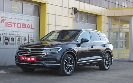 Volkswagen Touareg III, 2019 год, 3 995 000 рублей, 2 фотография