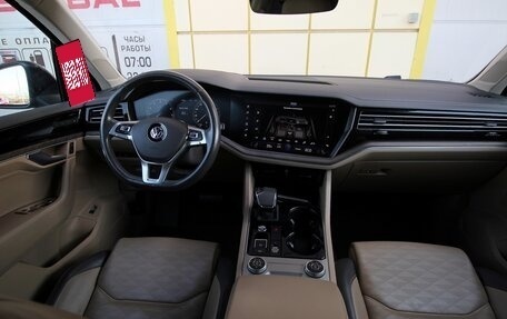 Volkswagen Touareg III, 2019 год, 3 995 000 рублей, 10 фотография