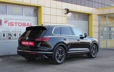 Volkswagen Touareg III, 2019 год, 3 995 000 рублей, 6 фотография