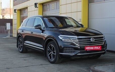 Volkswagen Touareg III, 2019 год, 3 995 000 рублей, 8 фотография