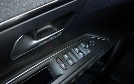 Peugeot 3008 II, 2017 год, 1 799 000 рублей, 16 фотография