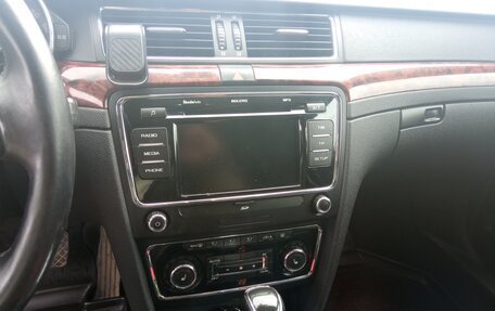 Skoda Superb III рестайлинг, 2012 год, 1 130 000 рублей, 21 фотография