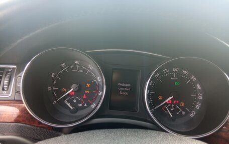 Skoda Superb III рестайлинг, 2012 год, 1 130 000 рублей, 23 фотография